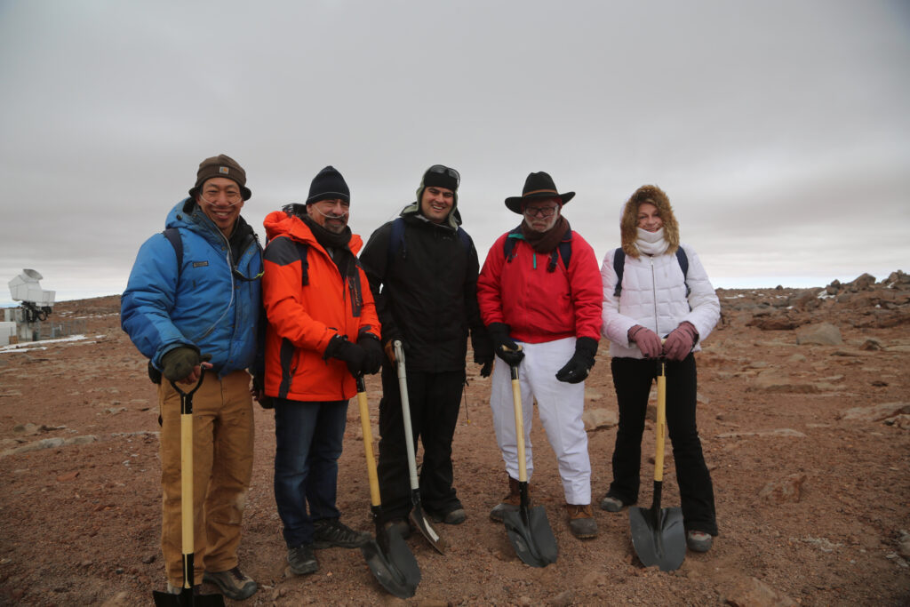 photo of Jim and Marilyn Simons, and others